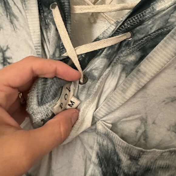 POL loose fitting ruffled sleeve top tie up back size medium - Picture 2 of 3